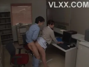 Gạ tình cô nhân viên chăm sóc đến chăm sóc tận nhà