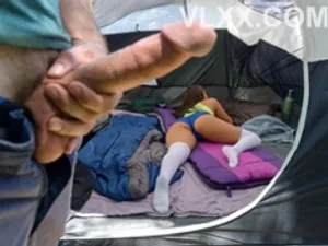 Công việc ở cửa Thằng nhỏ tiện lợi luôn là nơi quyến rũ để vụng trộm